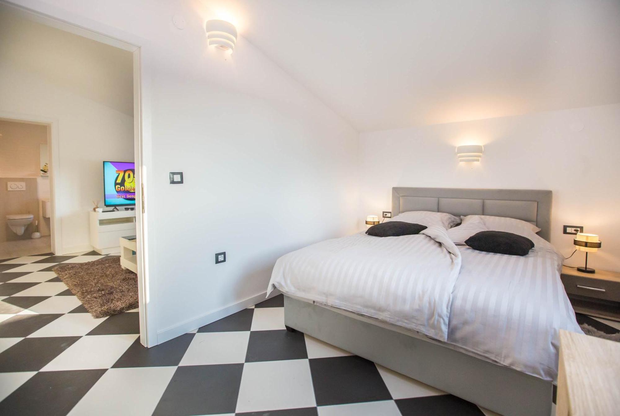 Black & White Apartment Ровинь Экстерьер фото